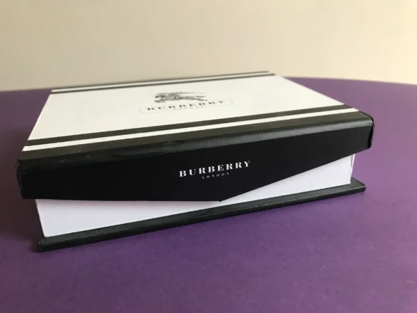Premium Designer Wallet – Stylish & Functional Accessory for Everyday Use