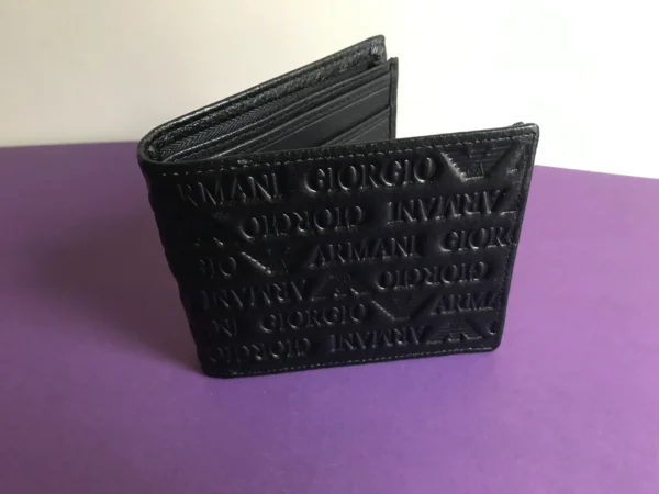 Premium Designer Wallet – Stylish & Functional Accessory for Everyday Use