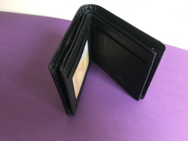Premium Designer Wallet – Stylish & Functional Accessory for Everyday Use