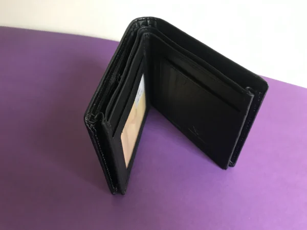 Premium Designer Wallet – Stylish & Functional Accessory for Everyday Use