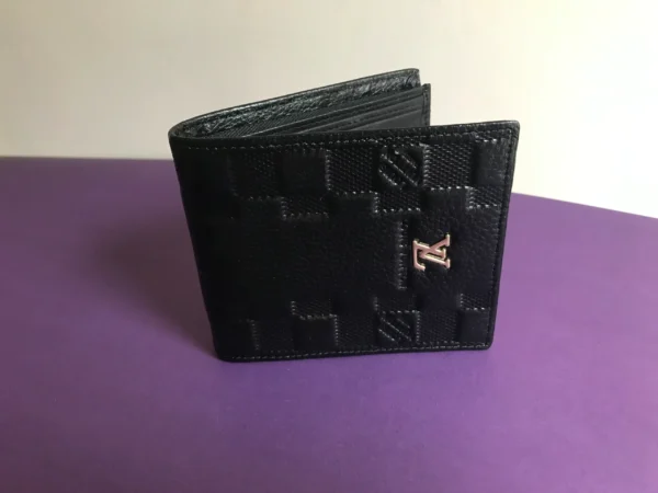 Premium Designer Wallet – Stylish & Functional Accessory for Everyday Use