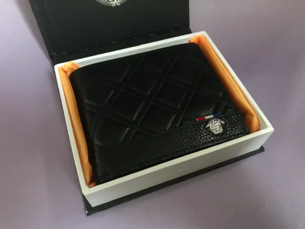 Premium Designer Wallet – Stylish & Functional Accessory for Everyday Use