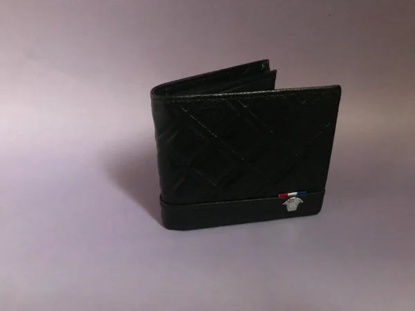 Premium Designer Wallet – Stylish & Functional Accessory for Everyday Use