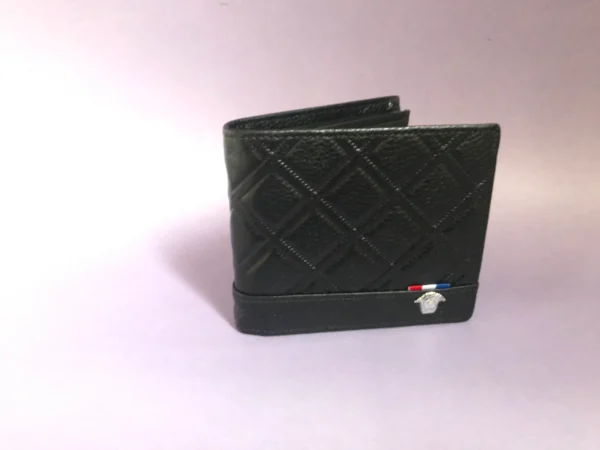 Premium Designer Wallet – Stylish & Functional Accessory for Everyday Use