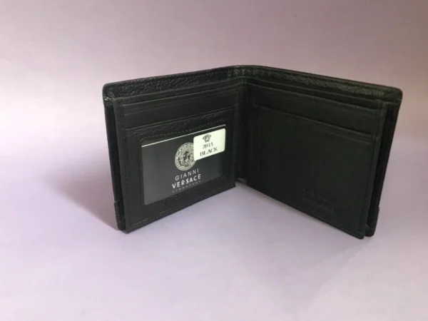 Premium Designer Wallet – Stylish & Functional Accessory for Everyday Use