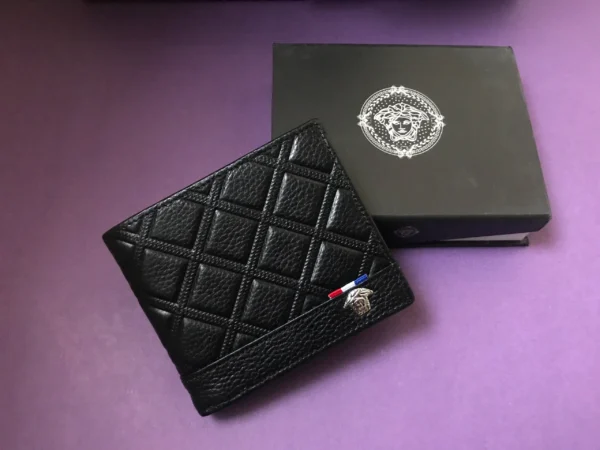 Premium Designer Wallet – Stylish & Functional Accessory for Everyday Use