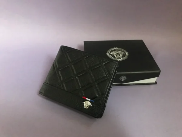 Premium Designer Wallet – Stylish & Functional Accessory for Everyday Use