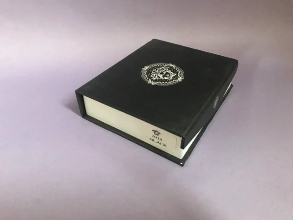 Premium Designer Wallet – Stylish & Functional Accessory for Everyday Use