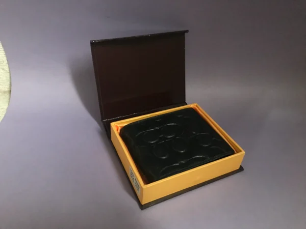 Premium Designer Wallet – Stylish & Functional Accessory for Everyday Use