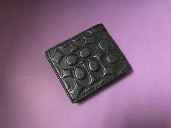 Premium Designer Wallet – Stylish & Functional Accessory for Everyday Use