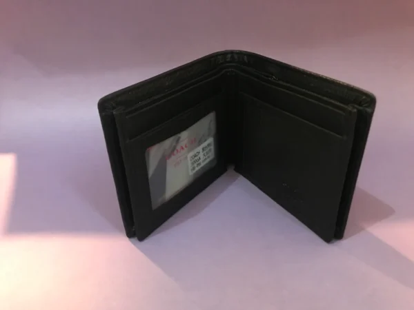 Premium Designer Wallet – Stylish & Functional Accessory for Everyday Use