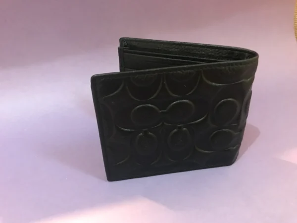 Premium Designer Wallet – Stylish & Functional Accessory for Everyday Use