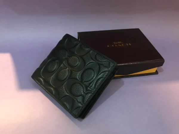 Premium Designer Wallet – Stylish & Functional Accessory for Everyday Use