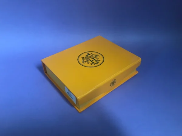 Premium Designer Wallet – Stylish & Functional Accessory for Everyday Use