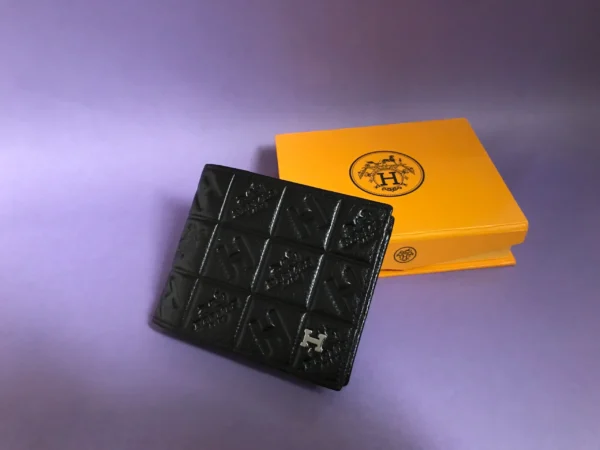 Premium Designer Wallet – Stylish & Functional Accessory for Everyday Use