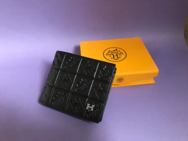 Premium Designer Wallet – Stylish & Functional Accessory for Everyday Use