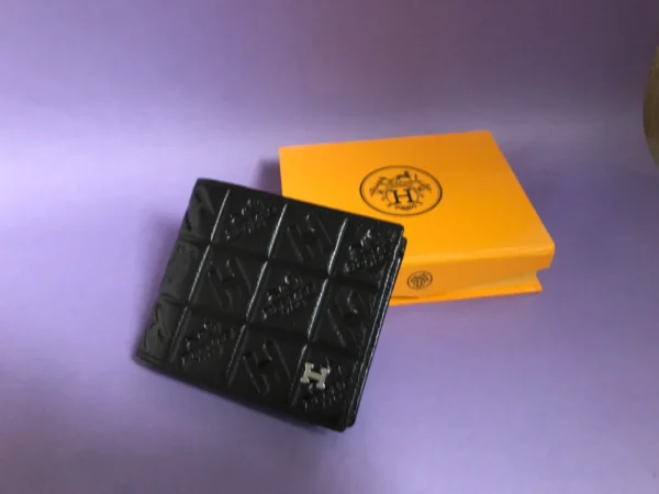 Premium Designer Wallet – Stylish & Functional Accessory for Everyday Use