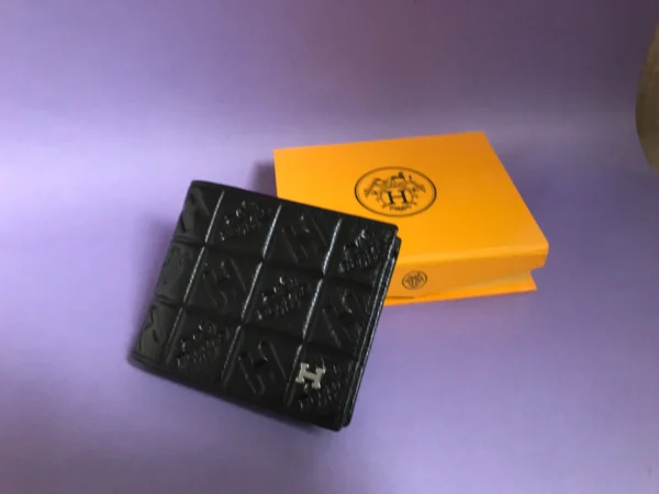 Premium Designer Wallet – Stylish & Functional Accessory for Everyday Use