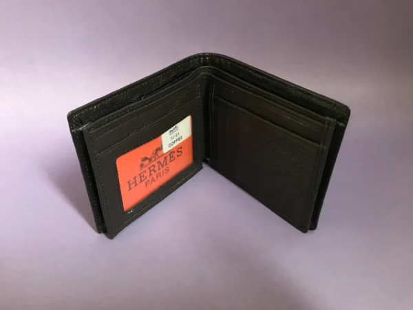 Premium Designer Wallet – Stylish & Functional Accessory for Everyday Use