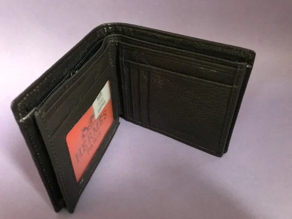 Premium Designer Wallet – Stylish & Functional Accessory for Everyday Use