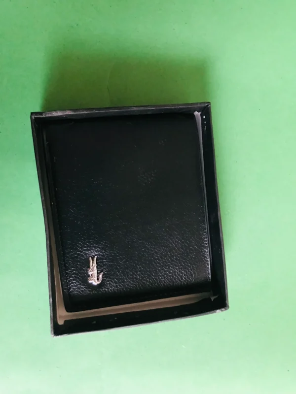 Premium Local Brand Wallet – Affordable, Stylish & Durable
