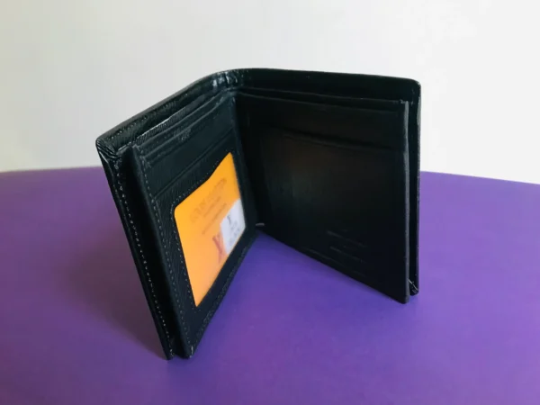 Premium Designer Wallet – Stylish & Functional Accessory for Everyday Use