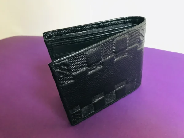 Premium Designer Wallet – Stylish & Functional Accessory for Everyday Use