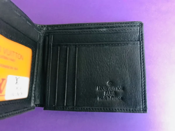 Premium Designer Wallet – Stylish & Functional Accessory for Everyday Use