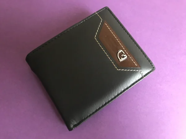 Imperial Horse Wallet – Premium Craftsmanship & Timeless Elegance