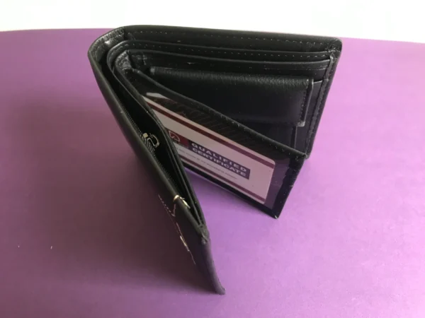 Imperial Horse Wallet – Premium Craftsmanship & Timeless Elegance
