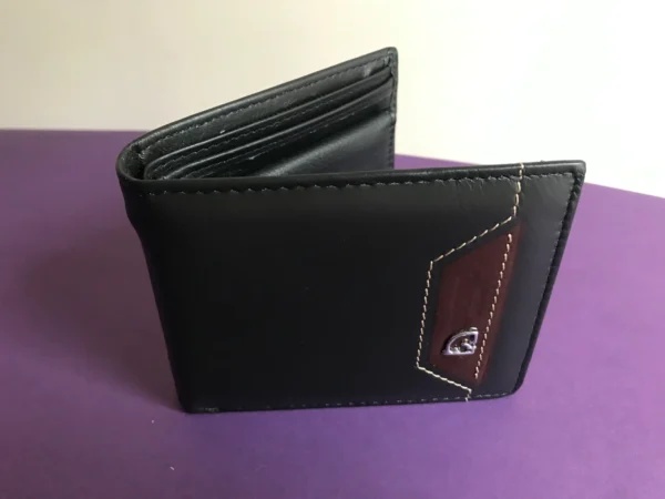 Imperial Horse Wallet – Premium Craftsmanship & Timeless Elegance