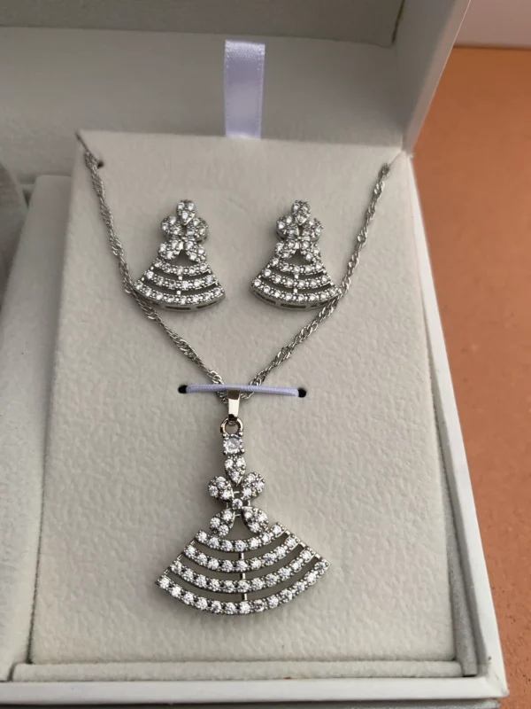 Elegant Silver Crystal Watch & Jewelry Gift Set for Women