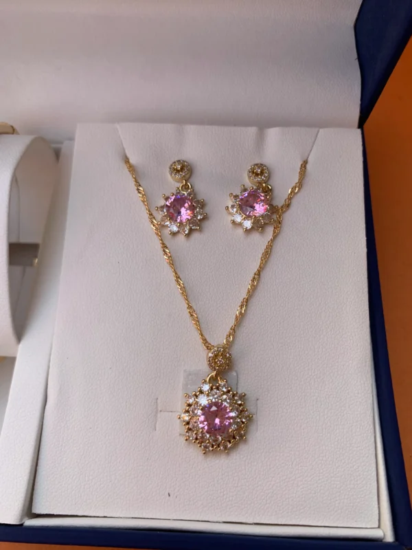 Elegant Golden Jewelry Set for Women