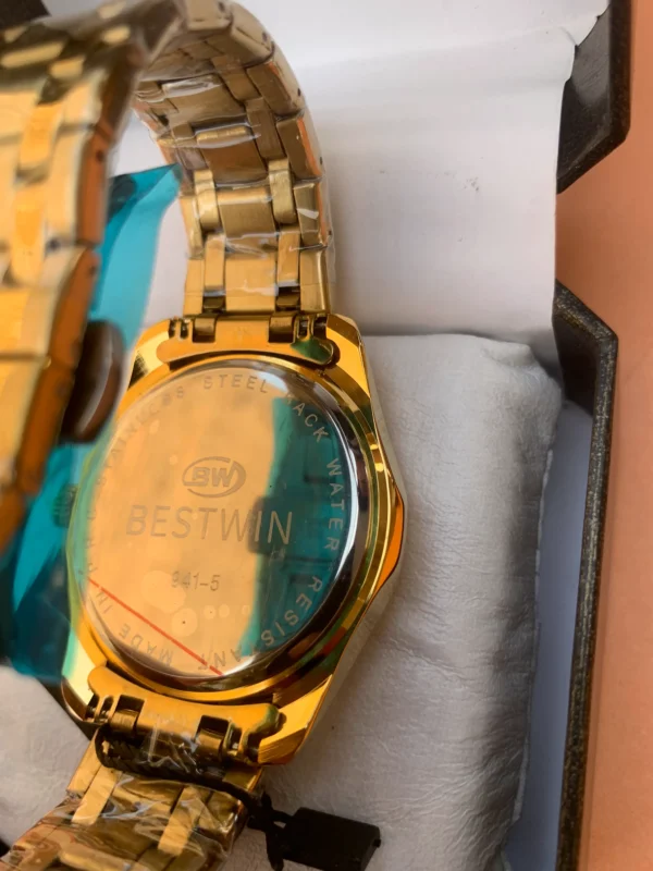 Classic Day-Date Metal Bracelet Watch – 9 Vibrant Dial & Case Combinations