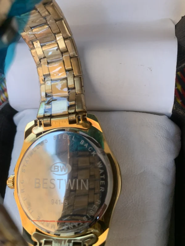 Classic Day-Date Metal Bracelet Watch – 9 Vibrant Dial & Case Combinations