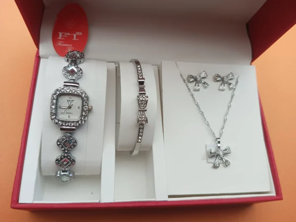 Elegant Bow-Themed Women’s Gift Set