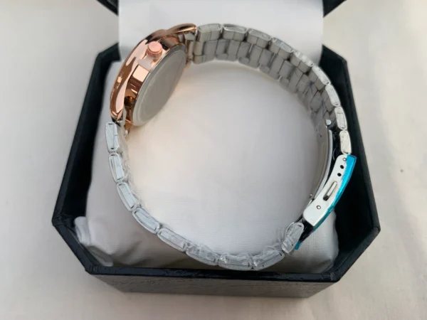 WEIDY Elegant Couple Watch Set – Rose Gold & Silver Edition