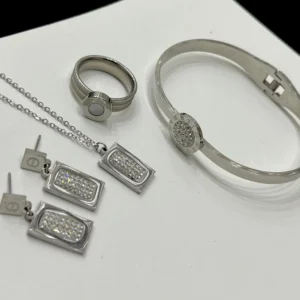 ✨ Sparkling Silver Jewelry Set